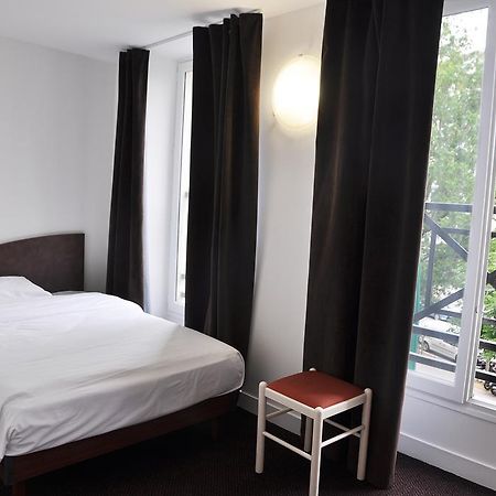 Hotel De La Tour Paris Room photo
