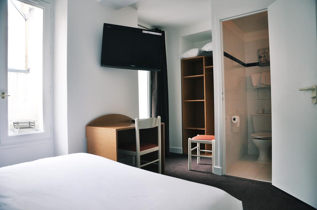 Hotel De La Tour Paris Room photo